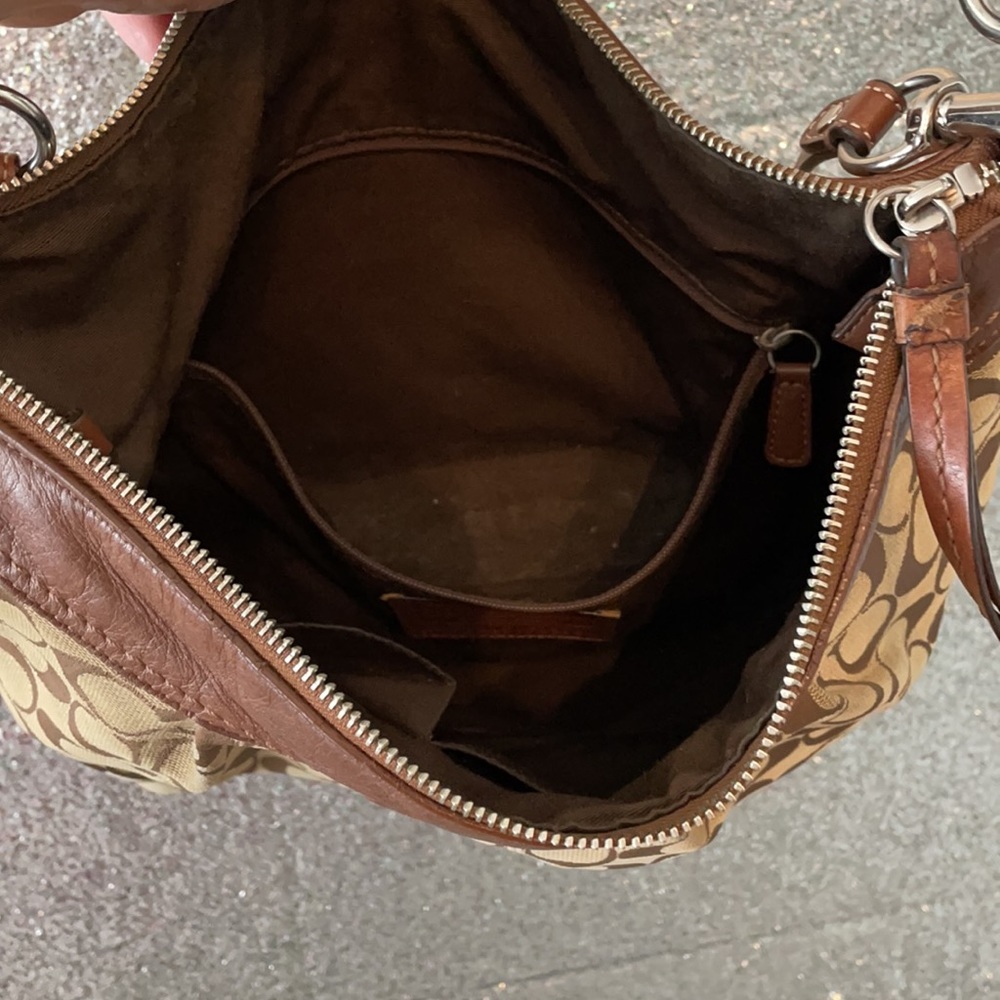 Coach purse - Picture 4 of 6